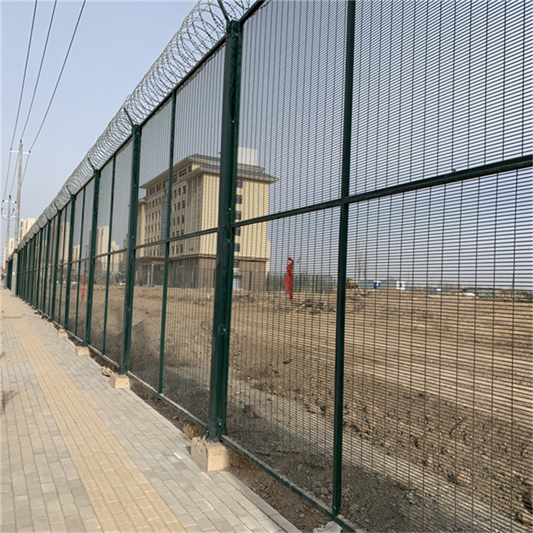 內(nèi)蒙古監(jiān)獄獄墻加密隔離網(wǎng)